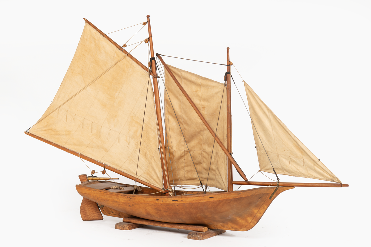 Fartygmodell av fiskebåt.