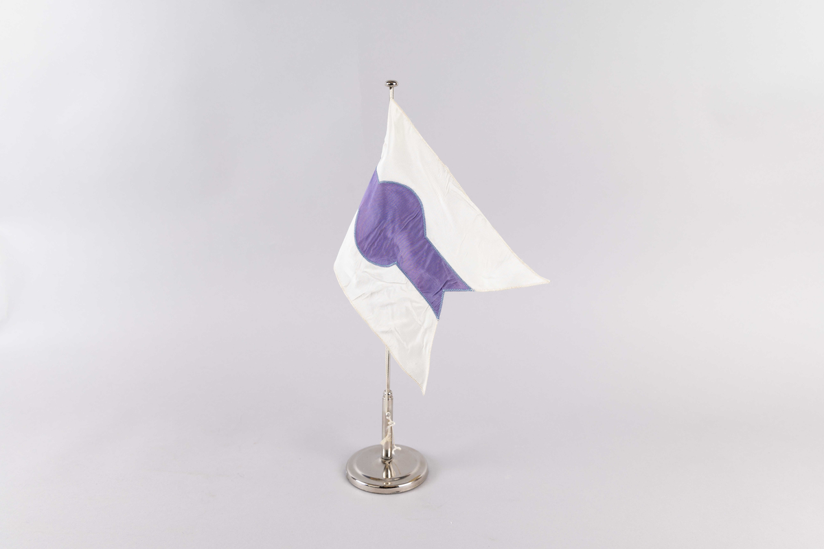 Motiv av skorsteinsmerke til rederiet Einar Rasmussen med bokstaven R