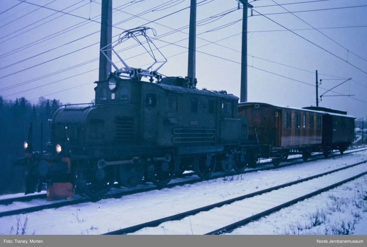 Elektrisk lokomotiv El 1 2001 på Grorud