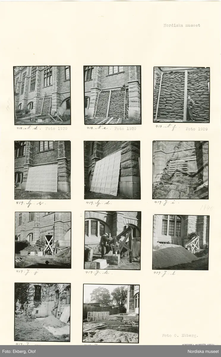 Serie bilder tagna vid Nordiska museets åtgärder inom projektet För luftskyddet under beredskapstiden 1939 till 1940. Byggnaden skyddas med sandsäckar som staplas mot fasaden.