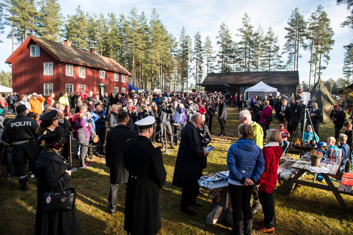 Besøk av HM Kong Harald 5 ved Drangedal Bygdetun 27 oktober 2015.
