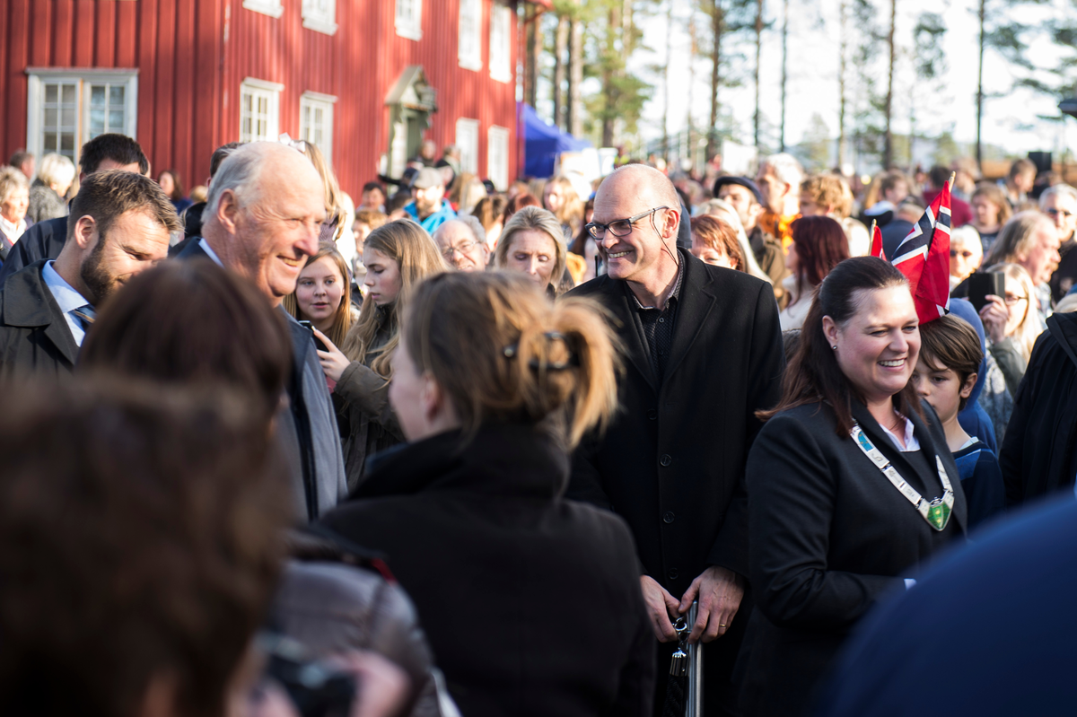 Besøk av HM Kong Harald 5 ved Drangedal Bygdetun 27 oktober 2015.