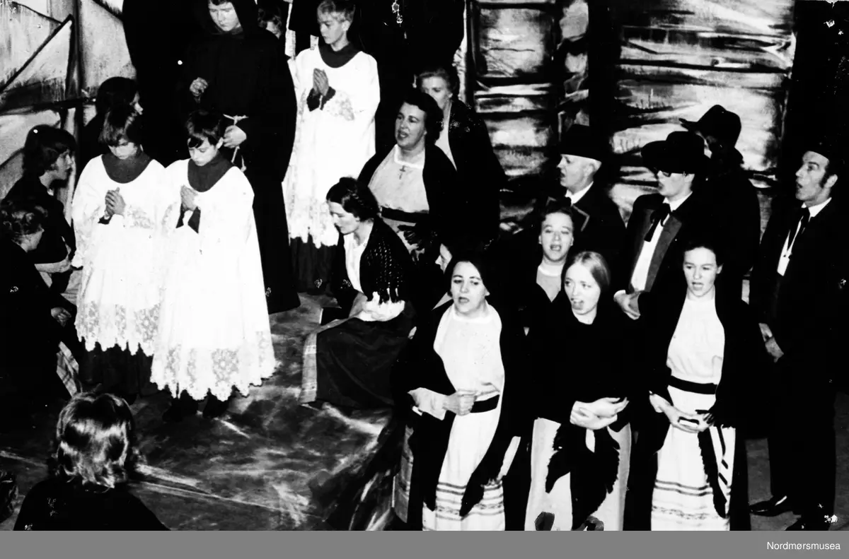 Et foto fra operaoppsetningen Cavalleria Rusticana i 1972 i Kristiansund.