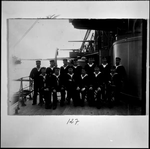 Pansarbåten Ärans underofficerskorpraler ombord på fartyget 