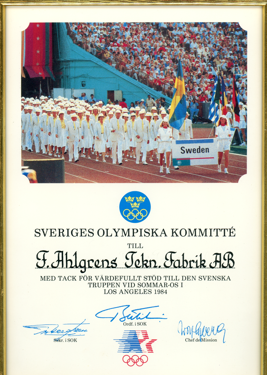 Diplom, inramat och glasat, tillägnat F. Ahlgrens Tekniska Fabrik från Sveriges Olympiska Kommitté, som tack för Ahlgrens stöd till den svenska OS-truppen (sponsring). Samlingen består av sju exemplar med följande dateringar:
1) OS Munchen 1972. 
2) OS Sapporo 1972. 
3) OS Montreal 1976. 
4) OS Los Angeless 1984. 
5) OS Sarajevo 1984. 
6) OS Seoul 1988. 
7) OS Calgary 1988.
Sammanställd och arkiverad av givaren.