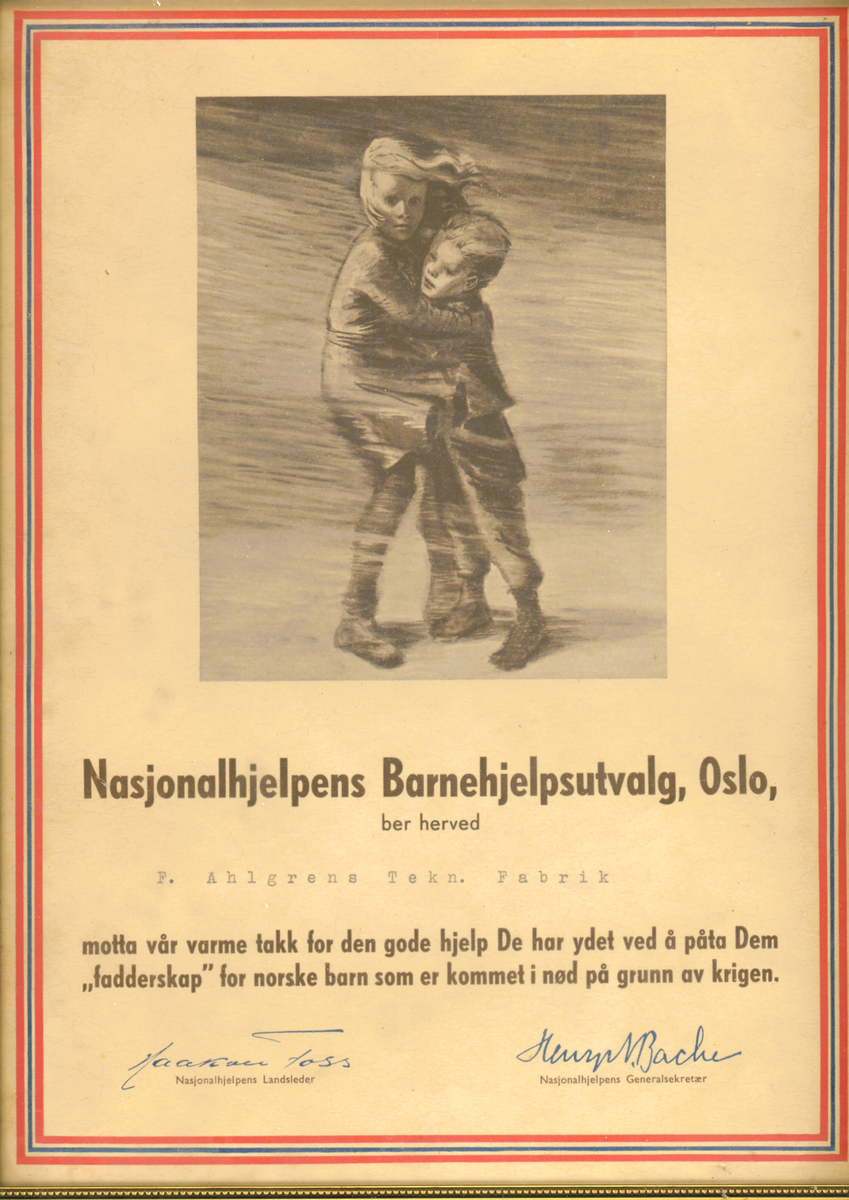 Telegram, inramade och inglasade. Samlingen innehåller 6 telegram från 1935 till 1965, skickade av A. Ahlgren till personalen, till Bengt Ahlgren samt till Ahlgrens fabrik från Norge (fadderhjälp till norska barn 1944). Alla telegram är arkiverade tillsammans av givaren i en arkivlåda märkt "TELEGRAM". Skador förekommer på de mörkbetsade träramarna.