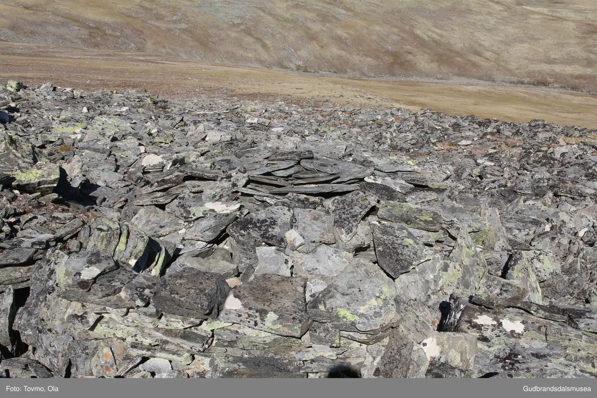Steinbu ved Knatten oppunder Blåhø på Dovrefjell.