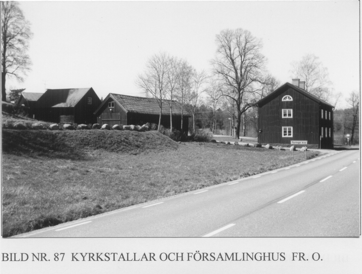 Turinge kyrka med gravkapellet, klockarbostaden, gamla skolan,  kyrkogårdsförvaltningens kontor och verkstad  samt den gamla sockenmagasin

Bilderna är från 2003 och del av ett bevarandeprogram som Turinge Taxinge Hembygdsförening gjorde på uppdrag från Nykvarns kommun