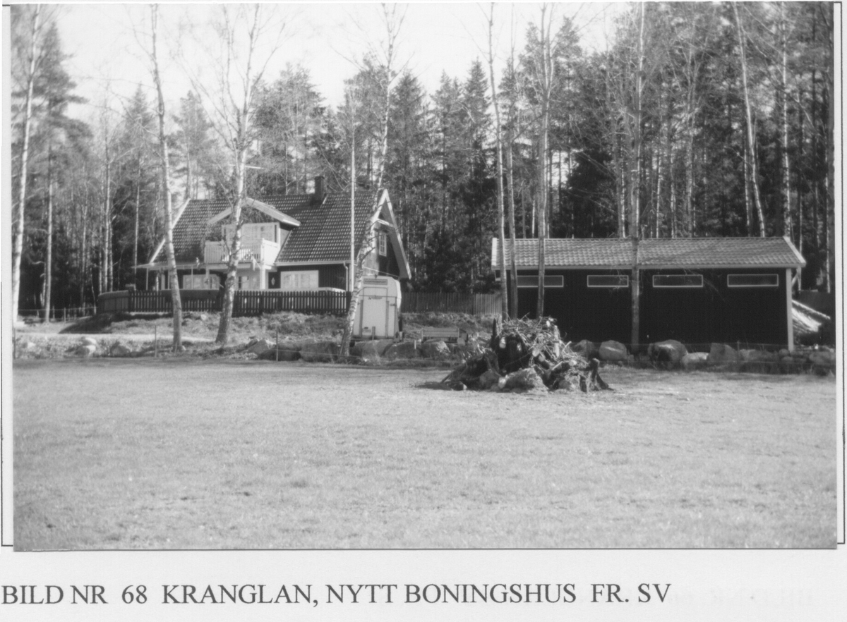 Kranglan

Bilderna är från 2003 och del av ett bevarandeprogram som Turinge Taxinge Hembygdsförening gjorde på uppdrag från Nykvarns kommun