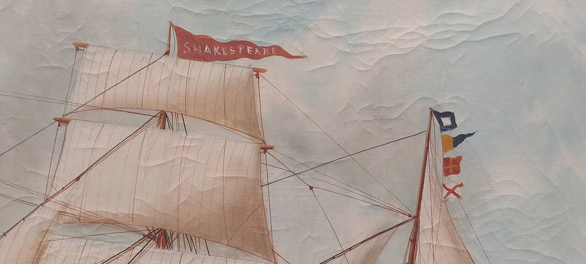 Oljemaleri på lerret, signert og datert “Ed. Adam, 1911, Havre, og montert i en forgylt, rikt utsmykket treramme med utvendig blomsterdekor, dette trolig i gips.

Deveron har sine signalflagg oppe, og i bakgrunnen ses en kyst og flere båter.