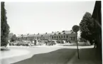Västerås, Centrum, Stora torget, kv. Kettil.
Vy över Stora torget mot bl.a. kvarteret Kettil. 1950-1960-tal.