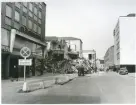 Västerås, Centrum, kv. Klas.
Rivningsarbete. Hantverkargatan mot öster, 1966.