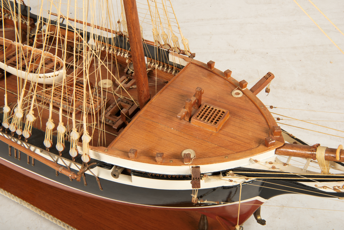 Modell av engelsk brigg "Sea Flower"