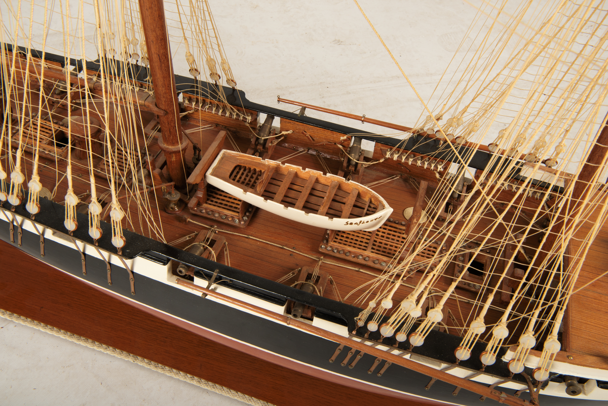 Modell av engelsk brigg "Sea Flower"