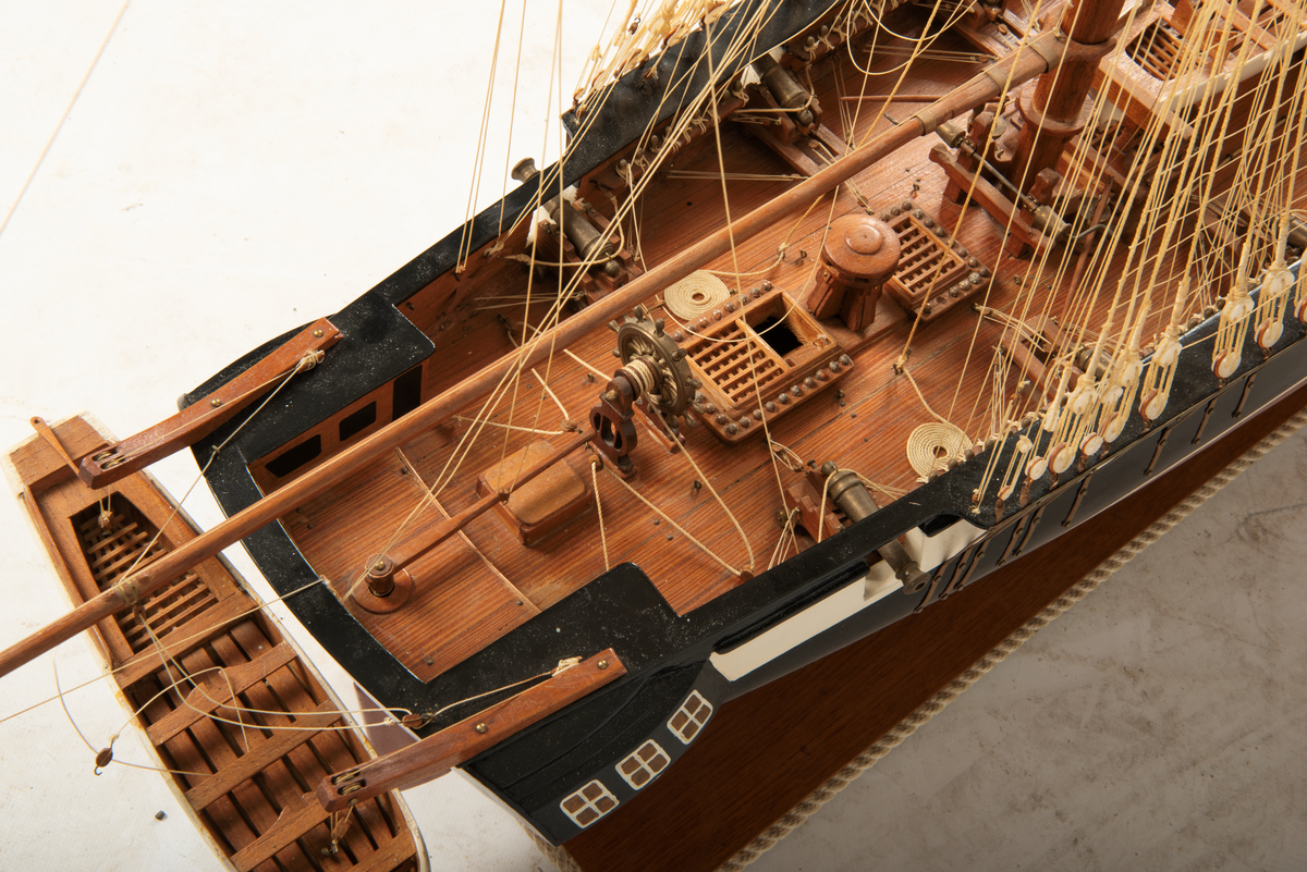 Modell av engelsk brigg "Sea Flower"