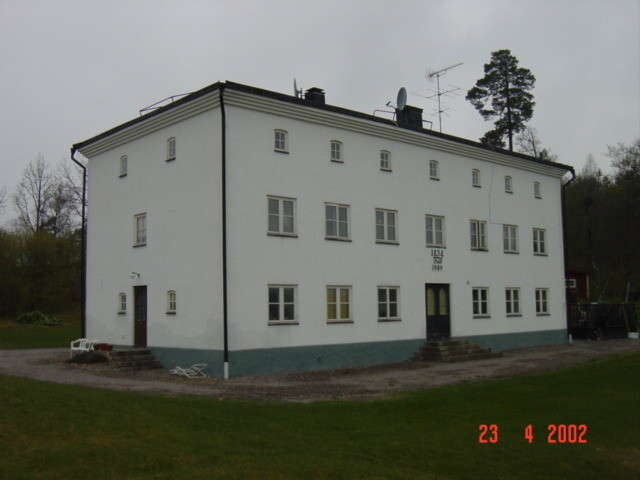 Höjden med närliggande villor

Bilderna är från 2002 och del av ett bevarandeprogram som Turinge Taxinge Hembygdsförening gjorde på uppdrag från Nykvarns kommun