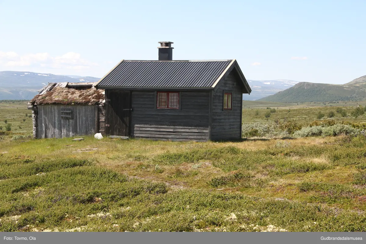 Måsåhus til Engen på Dovre. Måsåhuset står ved vestre enden av Einsethøe i Dovre.
