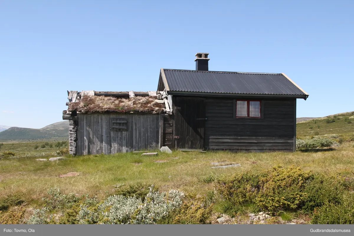 Måsåhus til Engen på Dovre. Måsåhuset står ved vestre enden av Einsethøe i Dovre.