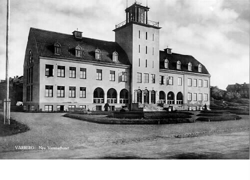 Vykort, "Varberg. Nya Varmbadhuset", invigt 1925. Sett från norr via Strandgatan.