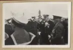 Bilden visar Kung Gustav V ombord på pansarskepp Sverige.