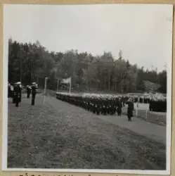 Förbimarch för chefer för marinen å Härsfjärdens idrottsplat