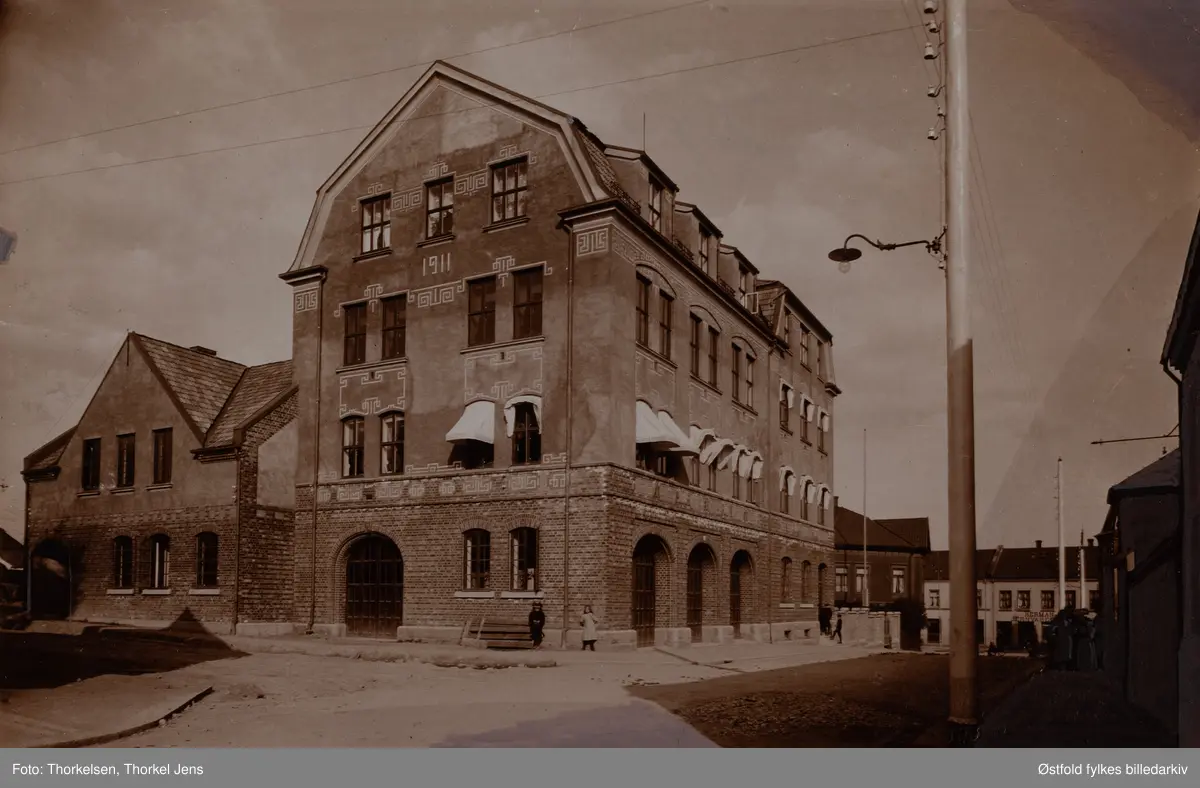 Brannstasjonen i Sarpsborg. fotogafert etter 1911.