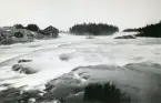Pontonjärbataljonen (blivande Ing 1) erhöll Laxön som övningsplats från år 1879. Bild från Dalälven vid Laxön, sent 1800-tal.