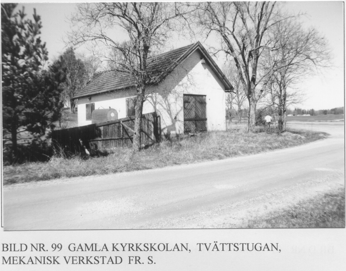 Turinge kyrkskola med omgivning

Bilderna är från 2003 och del av ett bevarandeprogram som Turinge Taxinge Hembygdsförening gjorde på uppdrag från Nykvarns kommun