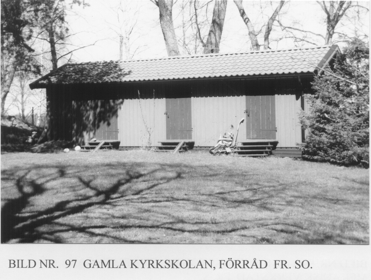 Turinge kyrkskola med omgivning

Bilderna är från 2003 och del av ett bevarandeprogram som Turinge Taxinge Hembygdsförening gjorde på uppdrag från Nykvarns kommun