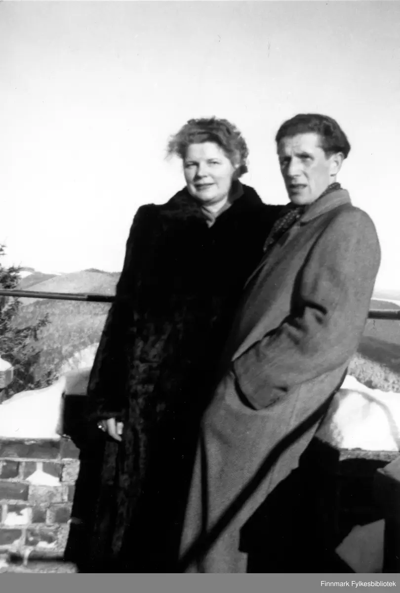 Otto Rackow fotografert etter krigen med sin andre kone, hollandske ...