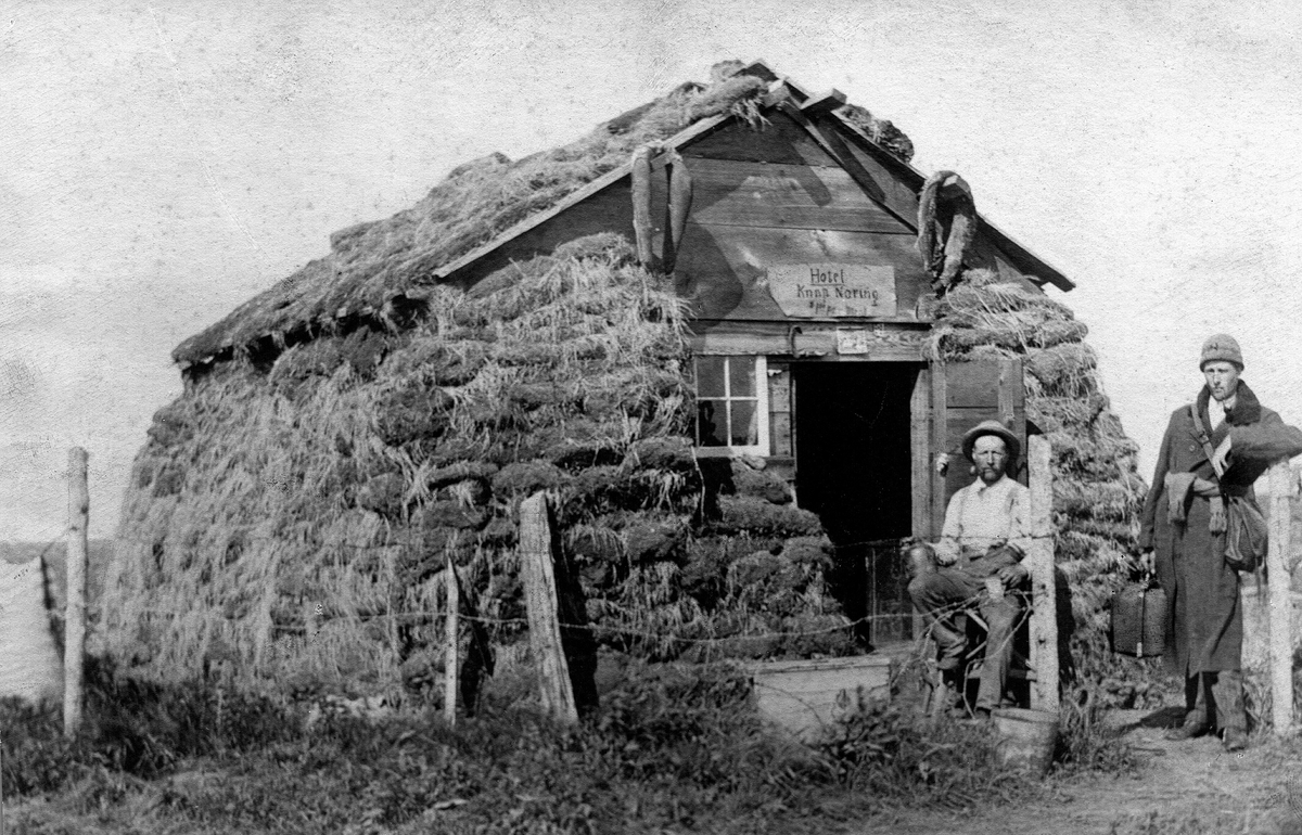 Chr. Akres Torvhus,
Stevens County, Minn.
Hotell "Knapp Næring!" ,