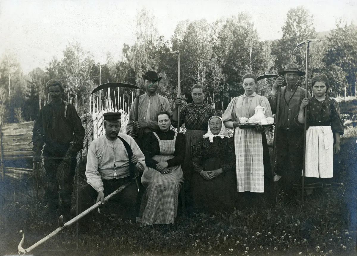 Slåttefolk på Rundtom