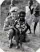 FN-tjänstgöring i Kongo 1961-62. 
Överfurir Tage Sollervall med några barn.
