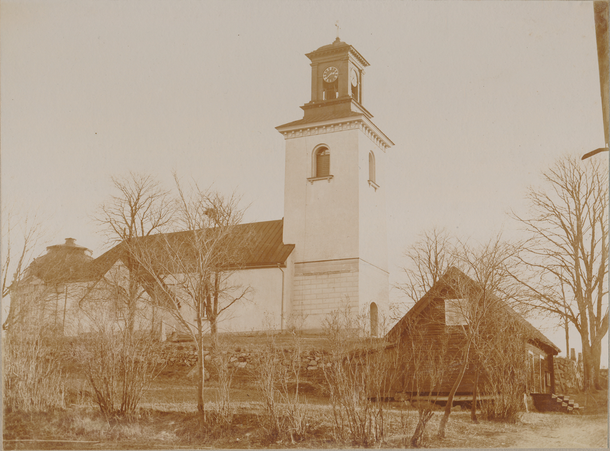 Turinge kyrka med socken magasinet