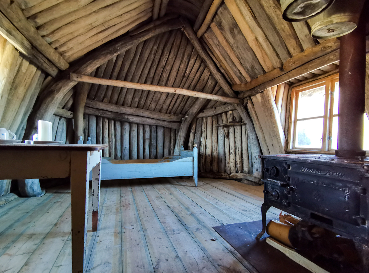 Bolig-gamme på den samiske boplassen i Øver-Kaperdalen som ble etablert på begynnelsen av 1900-tallet.