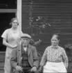 Falun, Grycksbo. Samuel Severus Söderberg med hustru och dotterdotter.