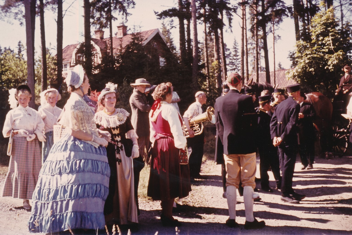 Turinge marknad, en söndag med den traditionella uppvisningen av hästar, vagnar och kläder från sekelskiftet