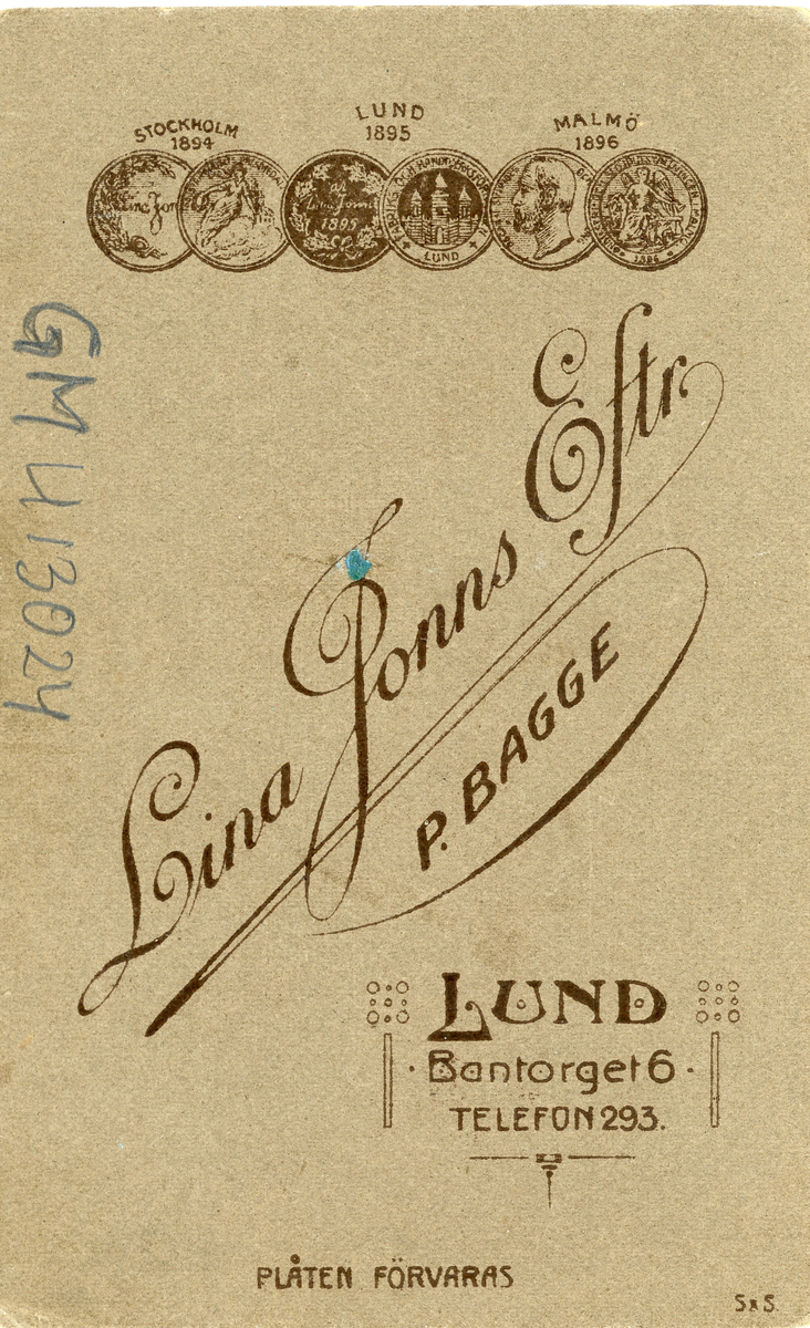 Porträtt, fotograferat av Lina Jonns Eftr. P.Bagge, Lund.