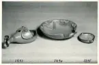 Konfektyrskål 3293, skål 3294 och askfat 3295 rån Bo Fajans, formgivare Eva Jancke-Björk, 1900-talets mitt.