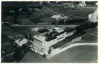 Flygfoto på Bo Fajans fabriksområde. Foto taget av Aero Material AB, Stockholm; No: N.1057.
