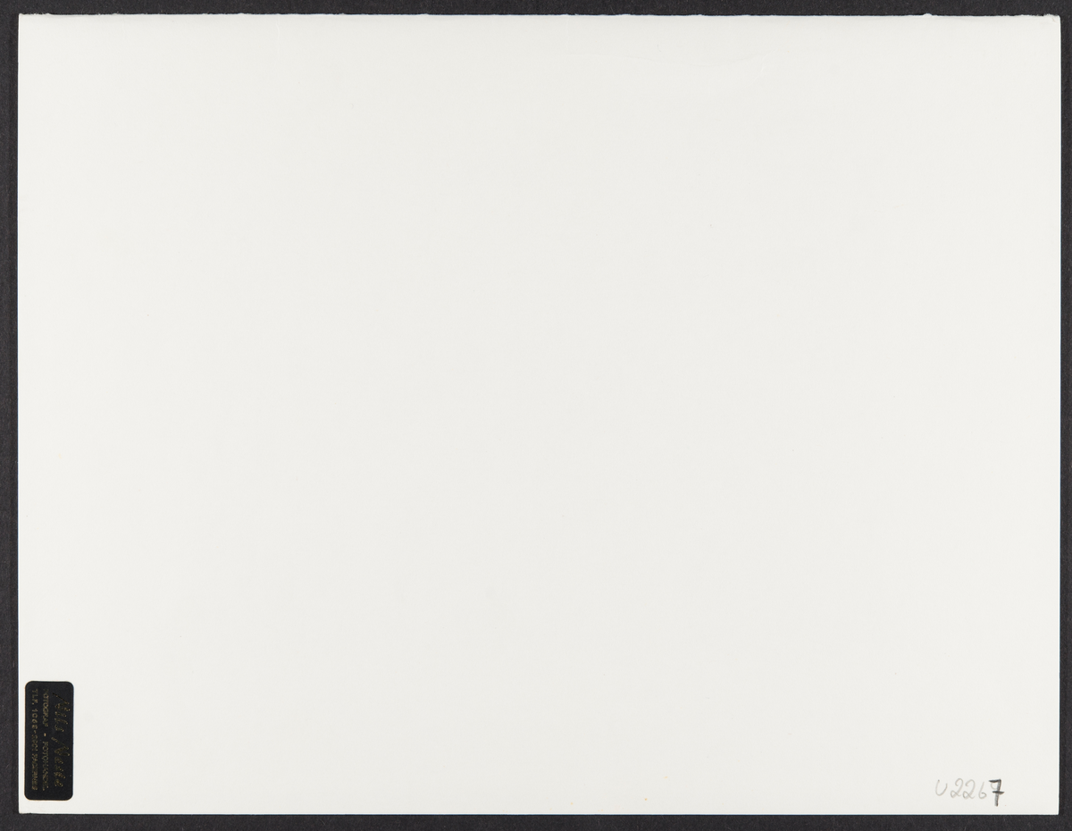 Mann og jente på gammel bil.
USA
Gave 1982 fra Margit Lien, 2933 REINLI v/Valdres Folkemuseum
Jfr brev A. 465 og. A 466