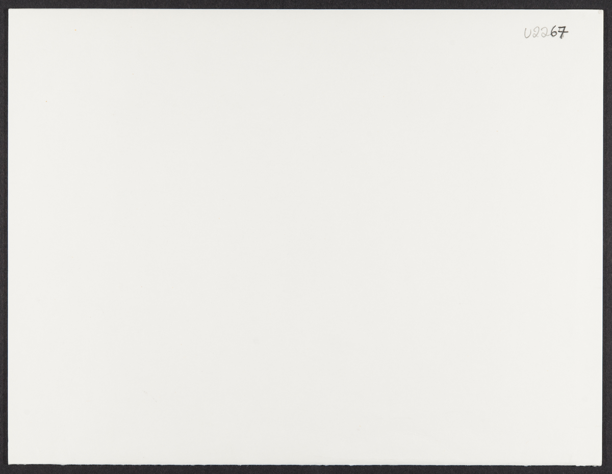 Mann og jente på gammel bil.
USA
Gave 1982 fra Margit Lien, 2933 REINLI v/Valdres Folkemuseum
Jfr brev A. 465 og. A 466