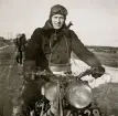 Beredskapsåren 1939-1945.
Utbildning i motortjänst. MC-ordonnans (okänd).