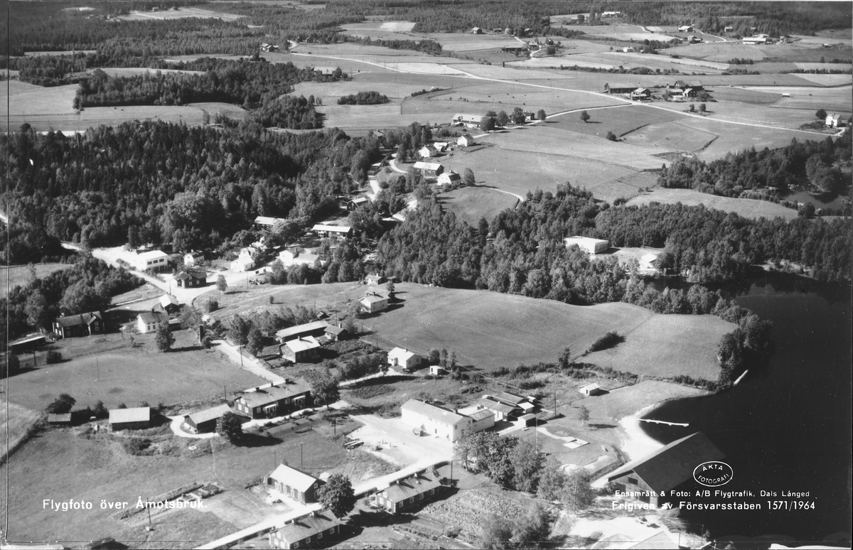 Flygfoto över Åmotsbruk.