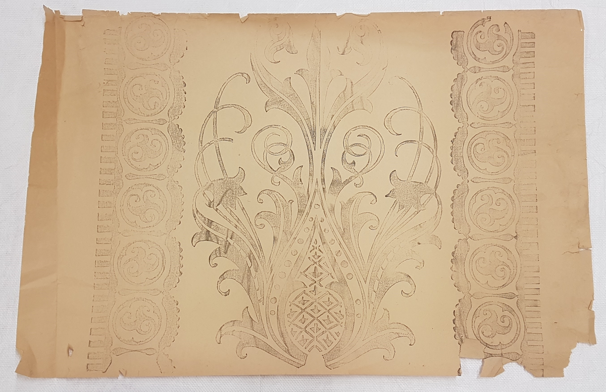 En samling mönsterkopior, övningsmaterial från utbildning. Tryck på papper, olika storlekar - från ca 5-10 cm upp till ca 50 cm stora.