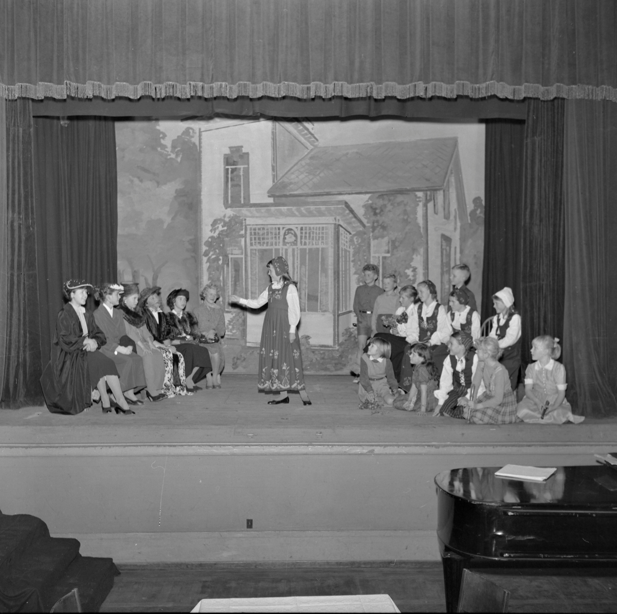 Ungdomslaget i Nidaros sin Haustfest 1957