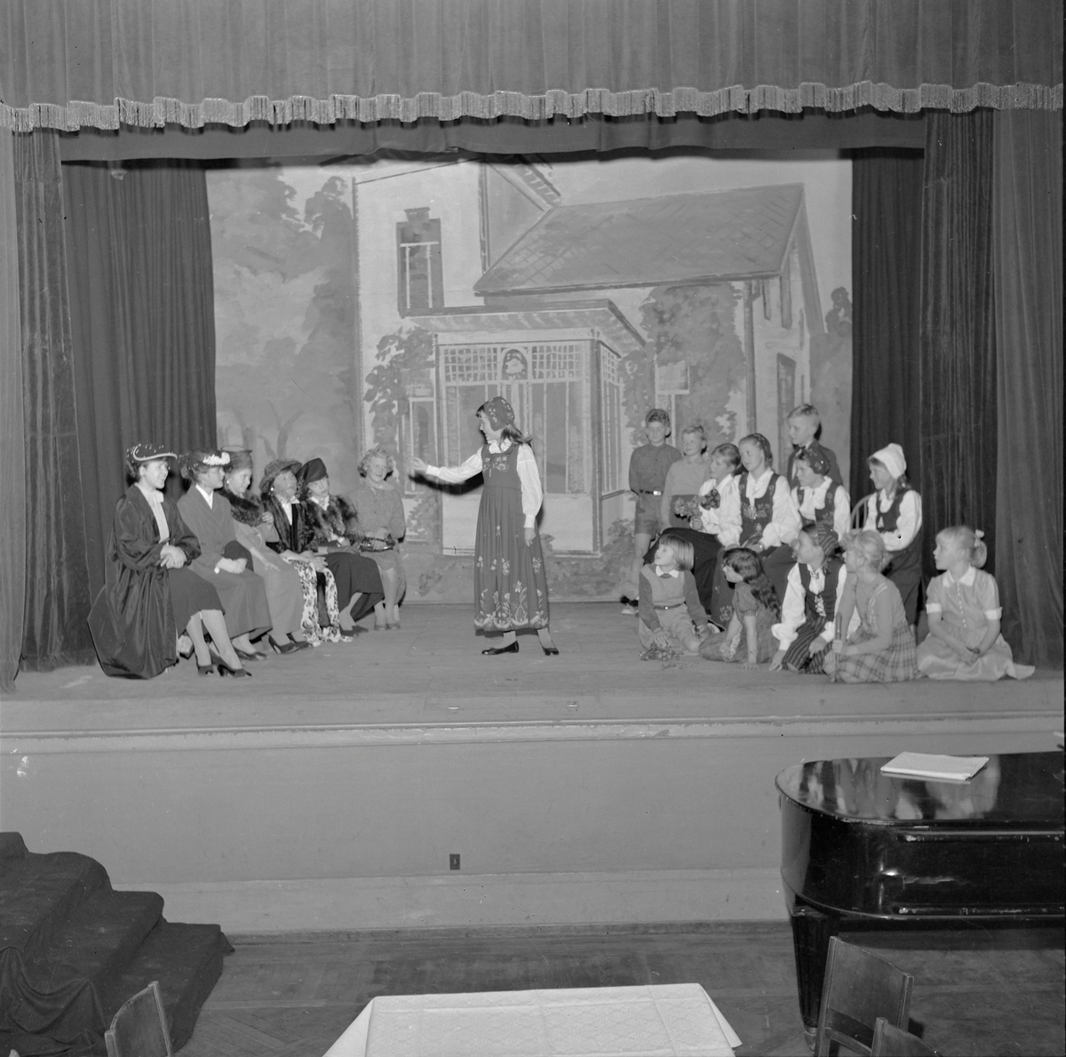 Ungdomslaget i Nidaros sin Haustfest 1957