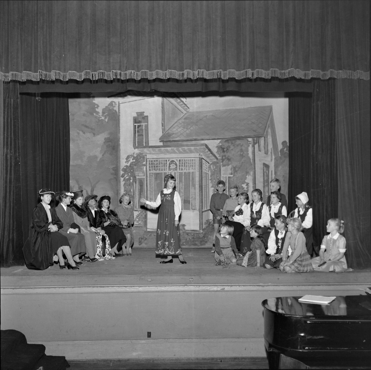 Ungdomslaget i Nidaros sin Haustfest 1957