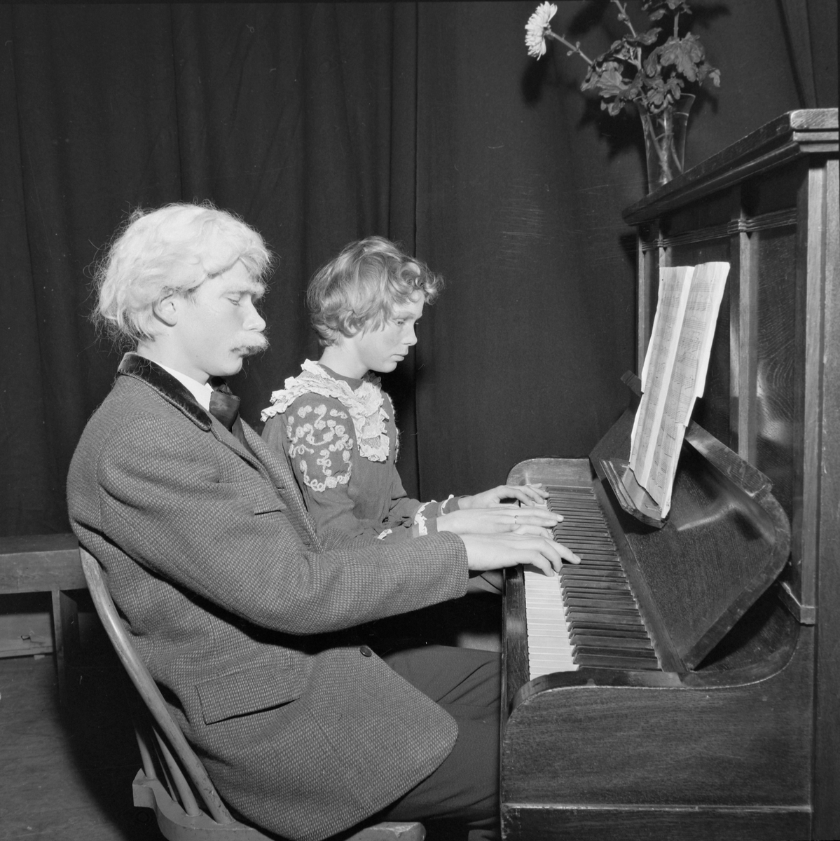 Ungdomslaget i Nidaros sin Haustfest 1957