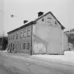 Tillsammans med Skönbergsgatan 31 kom gatans nummer 29 i Söderköping att ersättas av en flerfamiljslänga i 1960-talets snitt. Foto 1965.